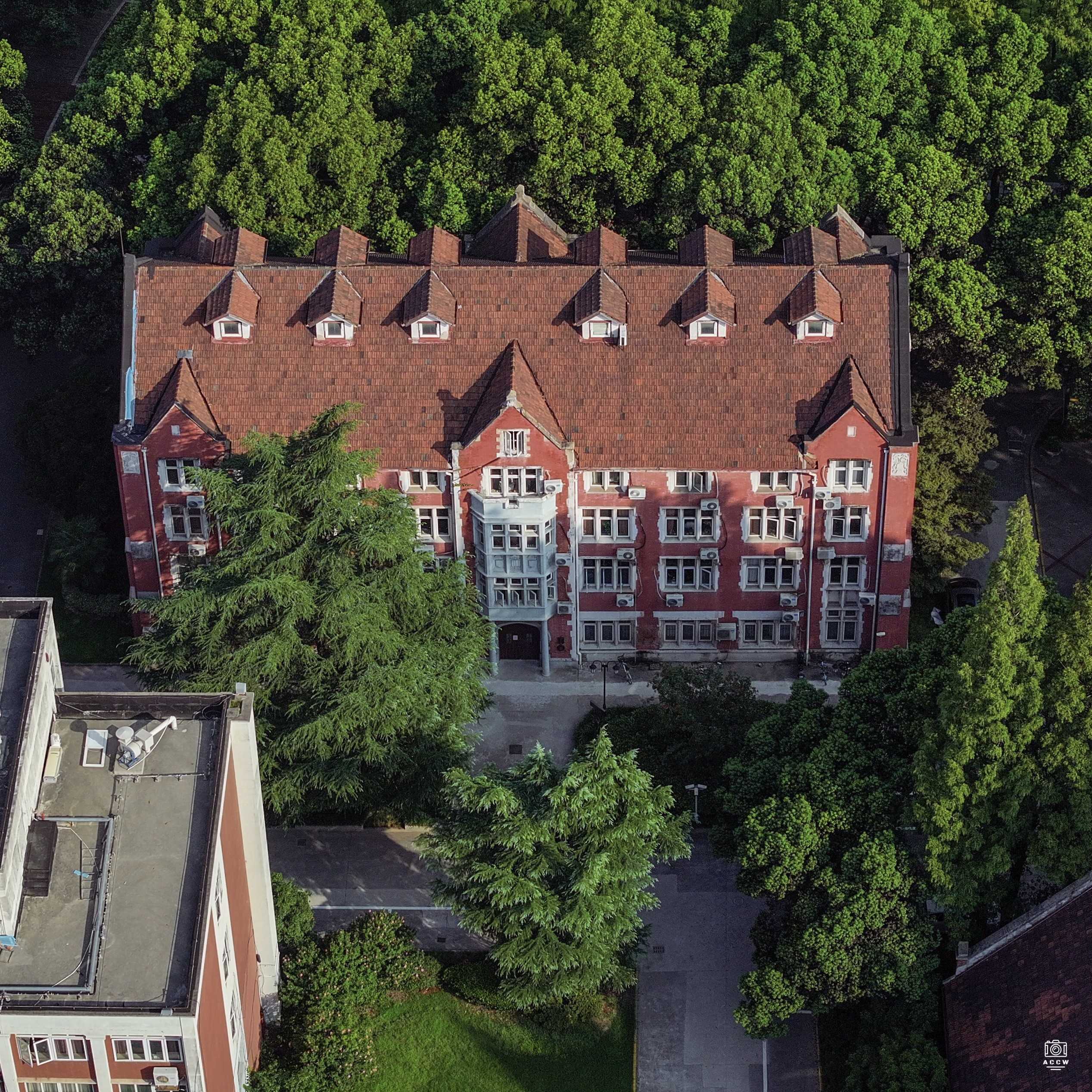 沪江大学-思孟堂 - 历史老房子封面图