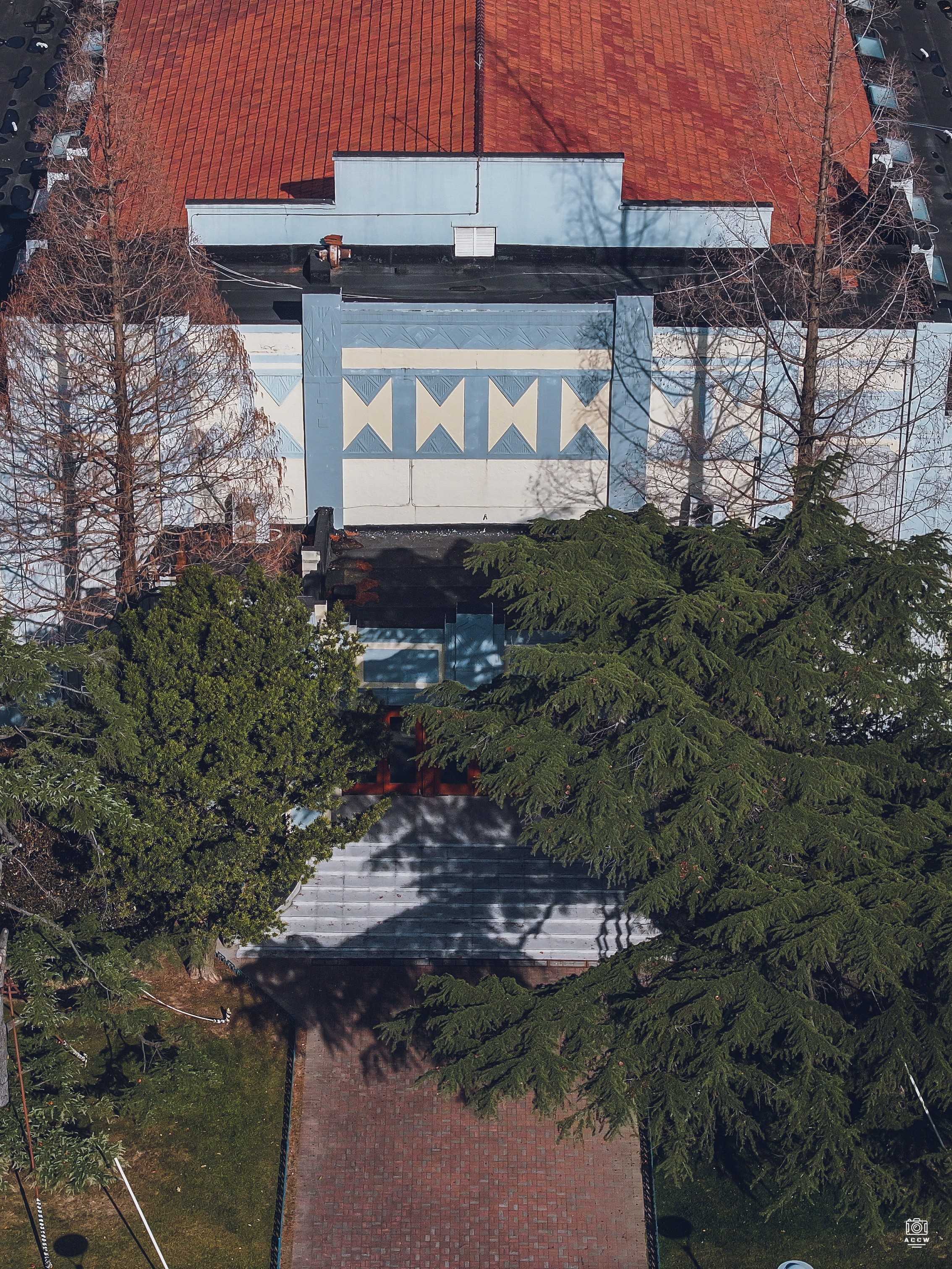 上海中学大礼堂 - 历史老房子封面图