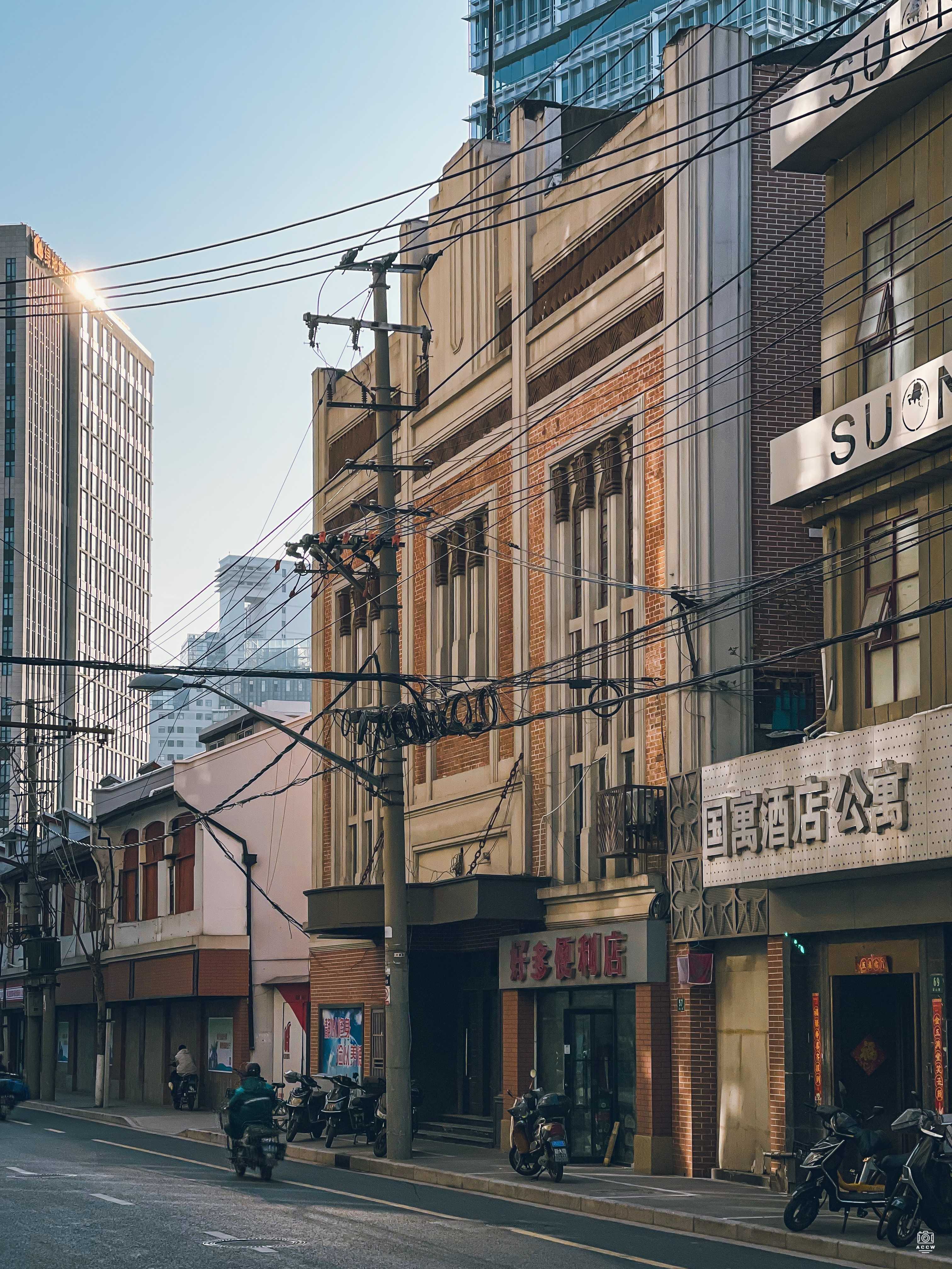 百老汇大戏院 - 历史老房子封面图