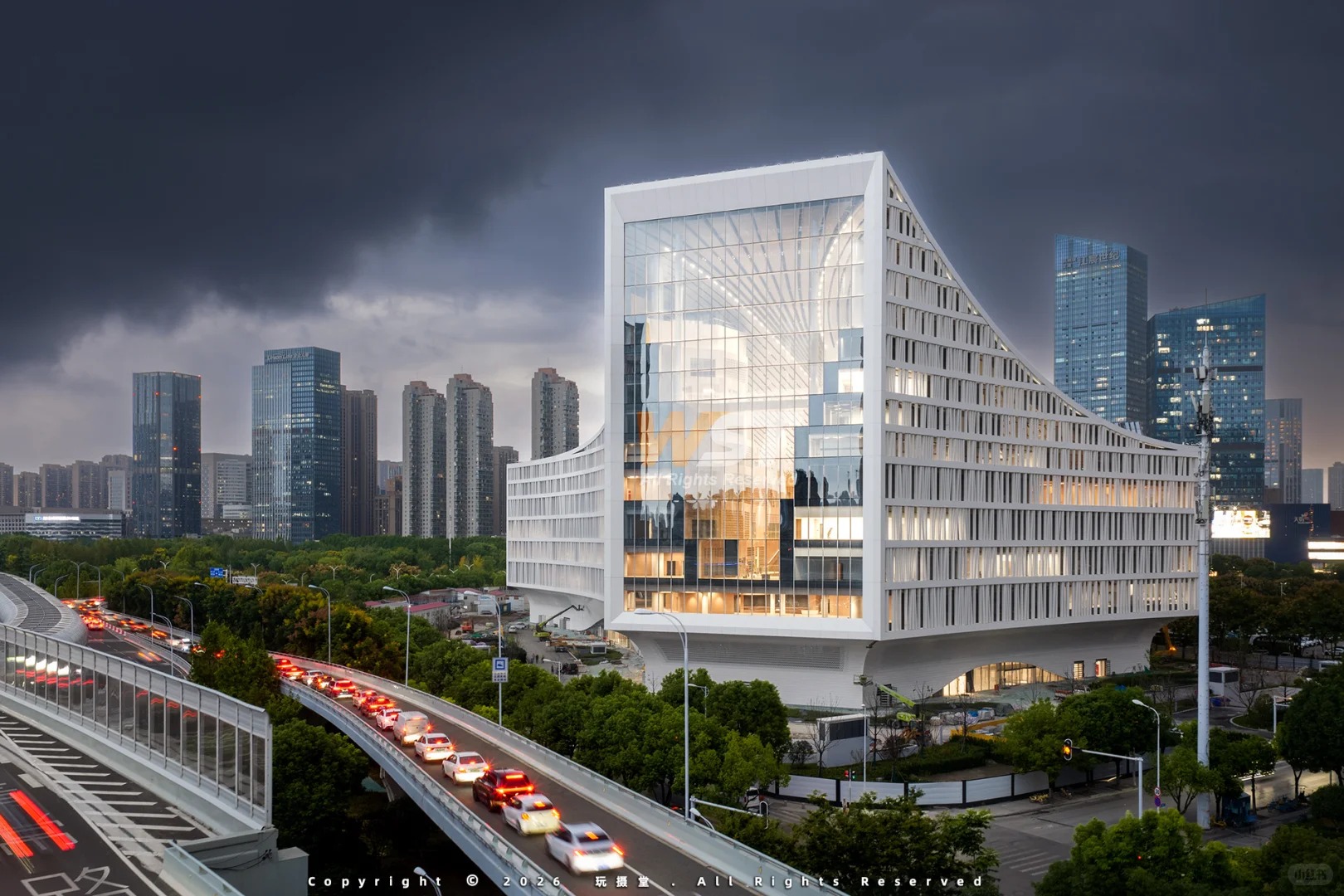 武汉图书馆新馆 - 现代建筑封面图