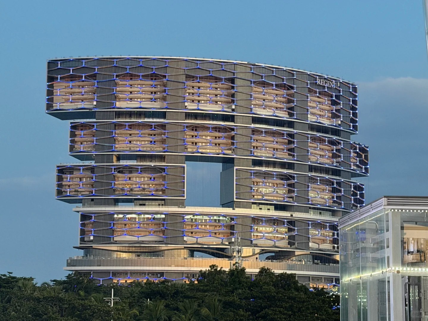三亚海棠湾丽晶英迪格酒店 - 现代建筑封面图